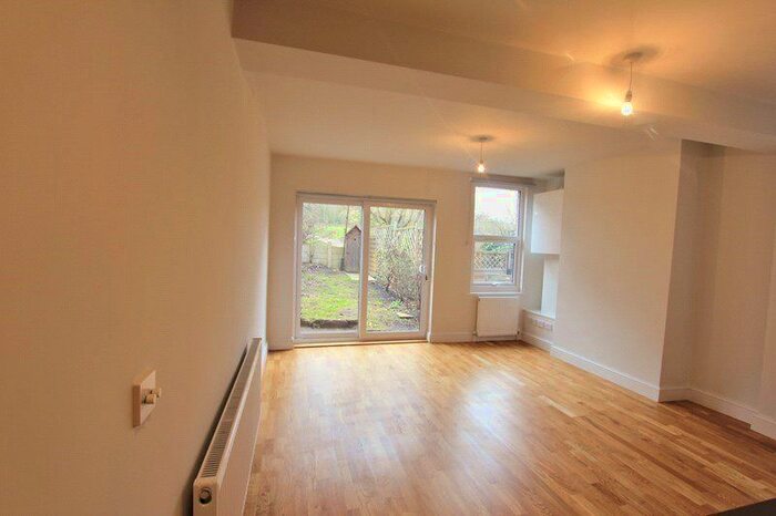 2 Bedroom Flat To Rent In North View Road, London, N8