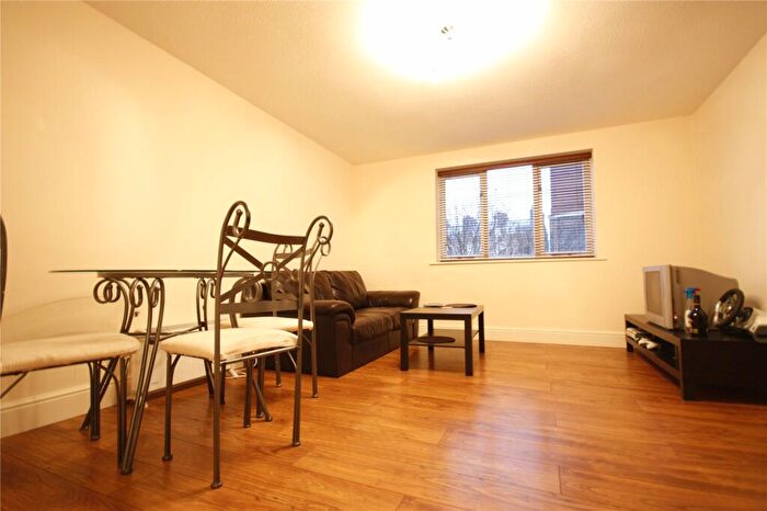 1 Bedroom Apartment To Rent In John Maurice Close, London, SE17