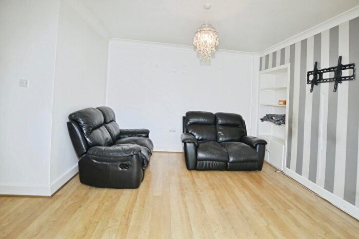 3 Bedroom Terraced House To Rent In Palmer Road, London, E13