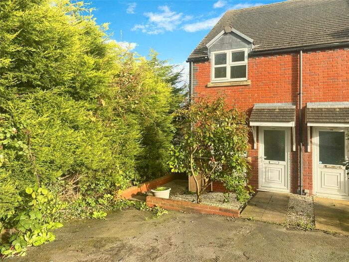 3 Bedroom End Of Terrace House To Rent In Burton Road, Castle Gresley, Swadlincote, Derbyshire, DE11