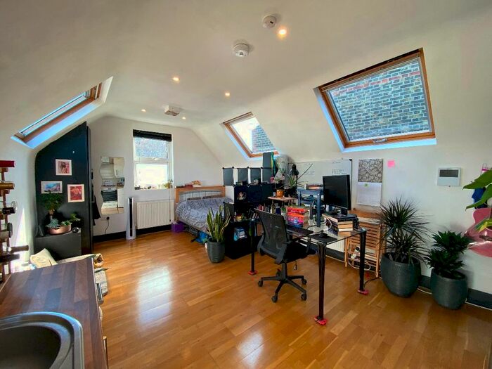 Studio To Rent In Ribblesdown Road, Furzedown Road, SW16