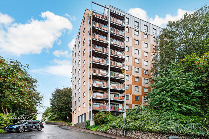 2 Bedroom Apartment For Sale In Restell Close, London, SE3