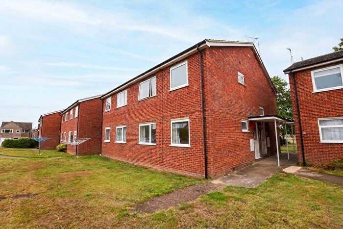 2 Bedroom Flat To Rent In Chalgrove Road, Thame, OX9