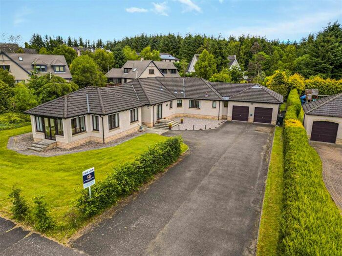 5 Bedroom Detached Bungalow For Sale In Piperdam Drive, Fowlis, DD2
