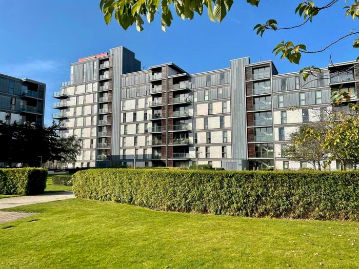 2 Bedroom Apartment To Rent In Garnet House, Vizion, MK9