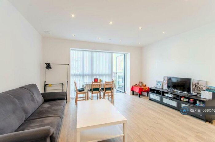 2 Bedroom Flat To Rent In Lyon Road, London Harrow, HA1