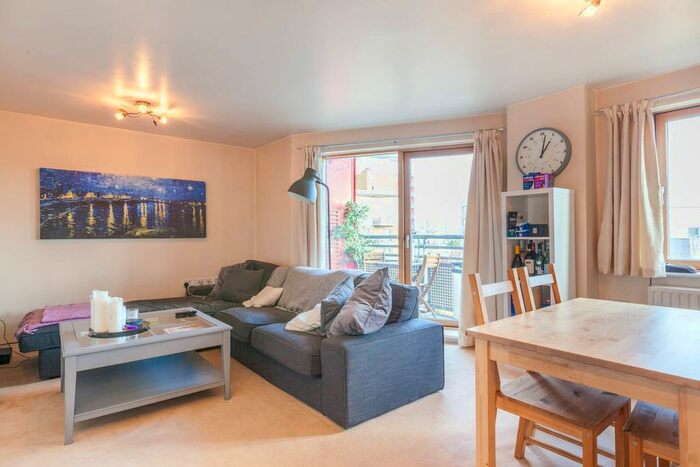 2 Bedroom Flat To Rent In Pancras Way, Bow, London, E3