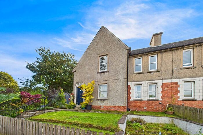2 Bedroom Flat For Sale In Woodpark, Lesmahagow, ML11