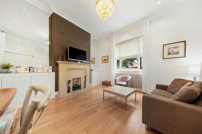 2 Bedroom Flat To Rent In Kempsford Gardens, London, SW5