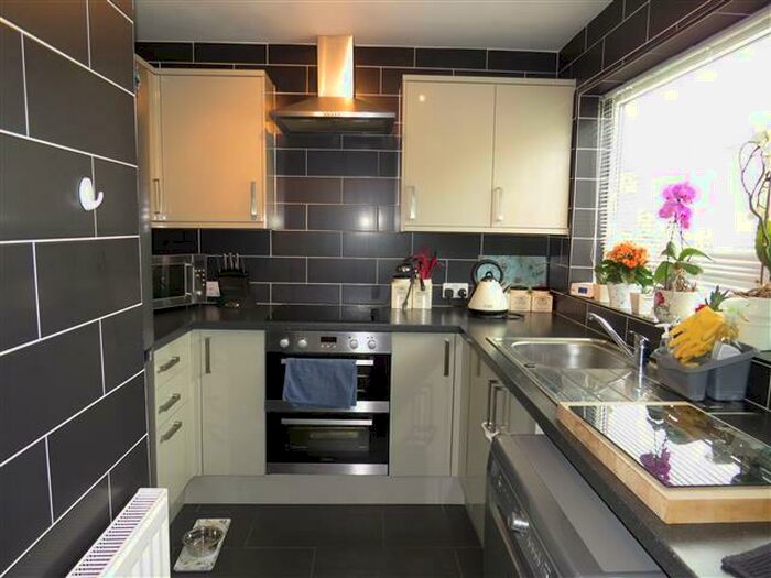 3 Bedroom Semi-Detached House To Rent In St Davids Close, Belton, Great Yarmouth, NR31