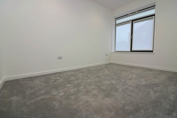 1 Bedroom Flat To Rent In High Street, Egham, Surrey, TW20
