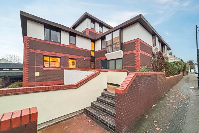 3 Bedroom Maisonette For Sale In Napier Court West, Gordon Place, Southend-On-Sea, SS1