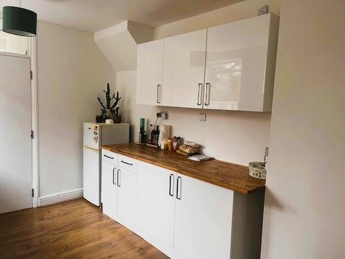 2 Bedroom Flat To Rent In Leicester Road, East Finchley, N2