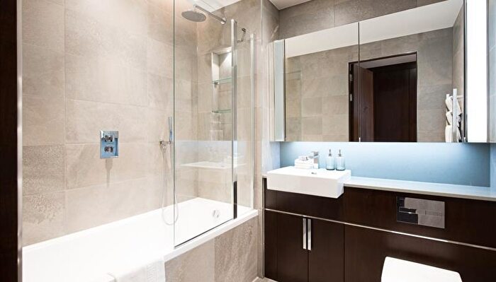 1 Bedroom Flat To Rent In Thornes House, Charles Clowes Walk, London, SW11