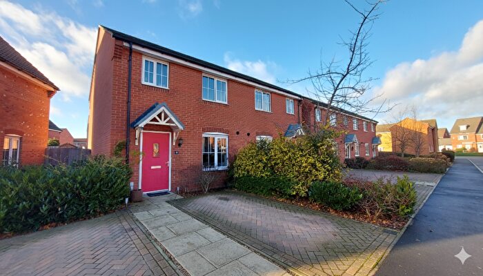 3 Bedroom Semi-Detached House For Sale In Taunton Road, Bourne, PE10