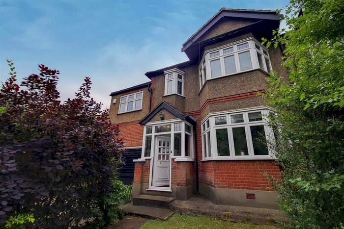 4 Bedroom Semi-Detached House For Sale In Clay Hill, Enfield, EN2