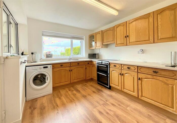 3 Bedroom Bungalow For Sale In Riverway, South Cerney, GL7