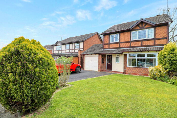 4 Bedroom Detached House For Sale In Blackberry Avenue, Hockley Heath, B94