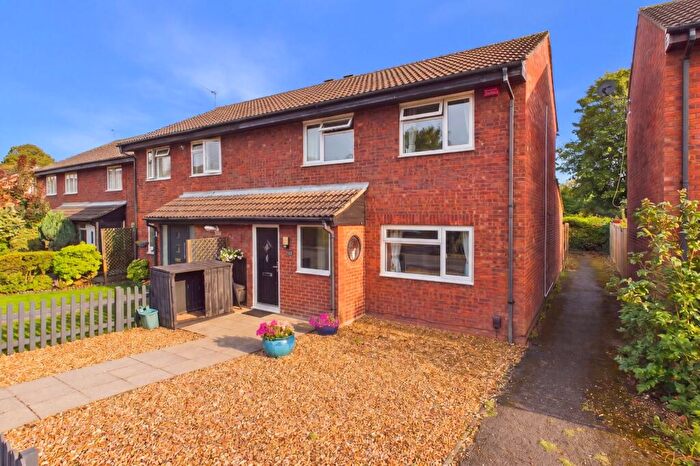 3 Bedroom End Of Terrace House For Sale In Foliejohn Way, Maidenhead, Berkshire, SL6