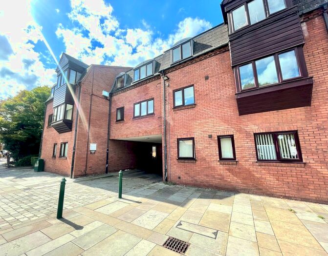 2 Bedroom Flat To Rent In Newport Court Newport, Lincoln, LN1