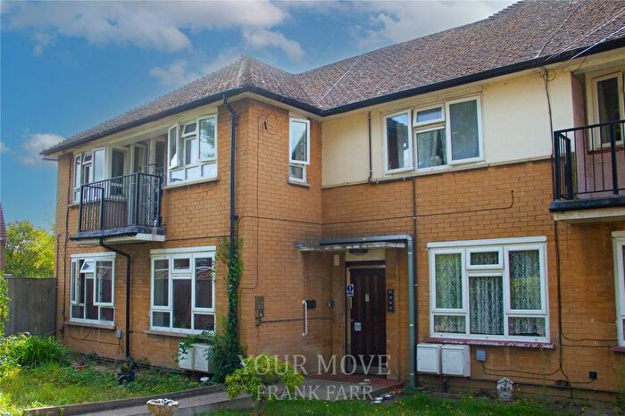 1 Bedroom Flat For Sale In Wild Green South, Slough, Berkshire, SL3