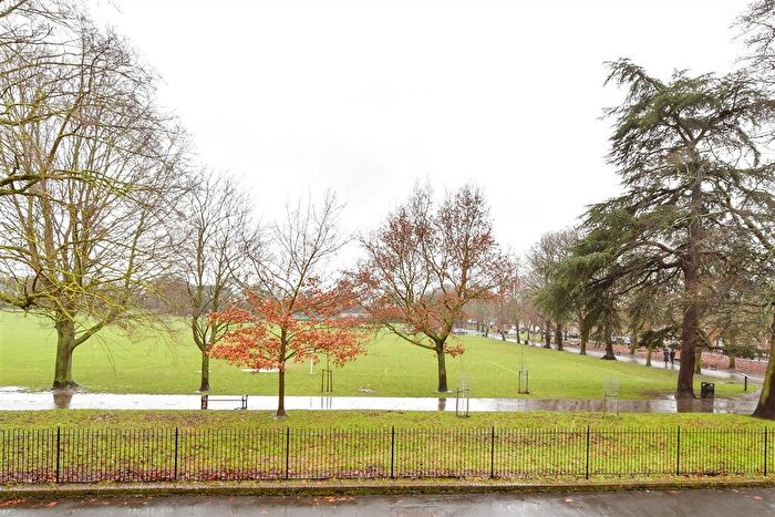 4 Bedroom Town House For Sale In Whitstable Road, Faversham, Kent, ME13