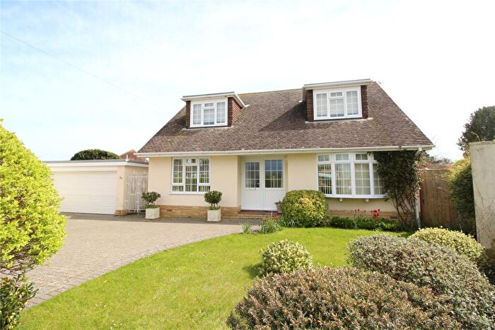 3 Bedroom Bungalow For Sale In Haven Gardens, New Milton, Hampshire, BH25