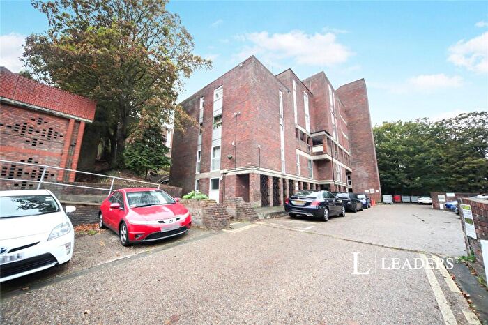 2 Bedroom Flat To Rent In Startpoint, Downs Road, LU1