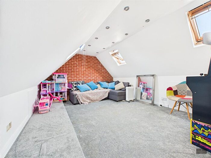 5 Bedroom Detached House For Sale In Norman Drive., Cullompton, EX15