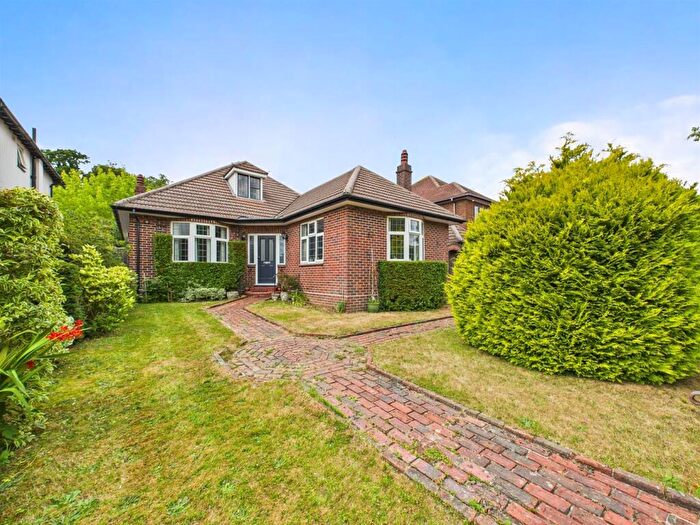 3 Bedroom Detached Bungalow For Sale In Addington Road, South Croydon, CR2