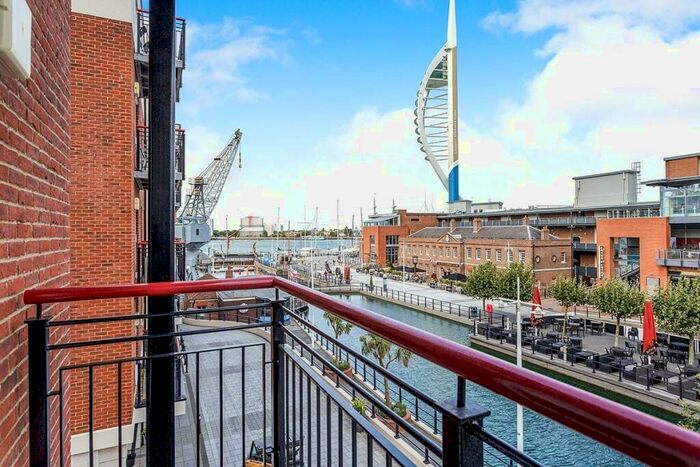2 Bedroom Flat To Rent In The Canalside, Gunwharf Quays, Portsmouth, Hampshire, PO1