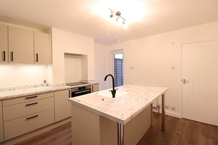 3 Bedroom House For Sale In Stanley Road, Cowes, PO31