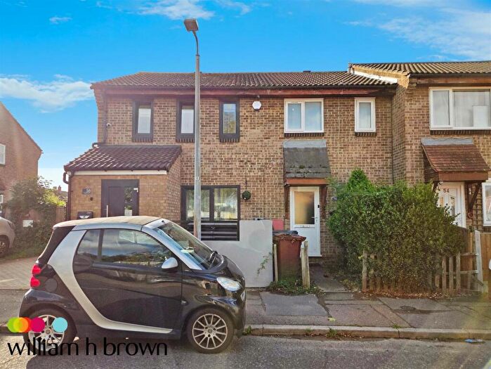 2 Bedroom Terraced House To Rent In Tilbury, Essex, RM18