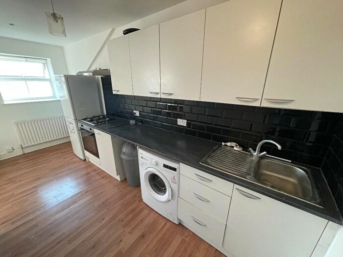 1 Bedroom Flat To Rent In Blackstock Road, London, N4