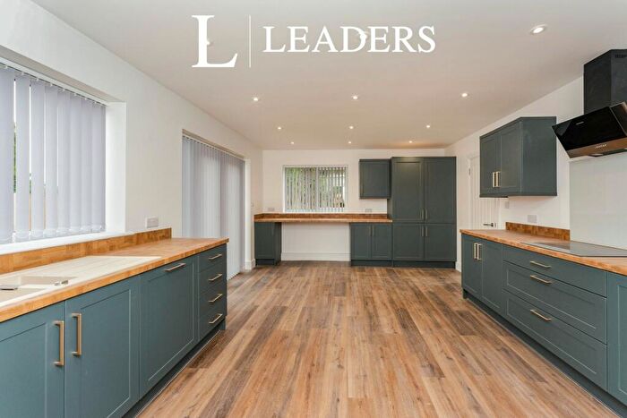 4 Bedroom Semi-Detached House To Rent In Toll Bar Road, CH3