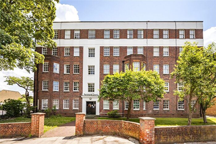 2 Bedroom Apartment For Sale In Parkhurst Road, Islington, London, N7
