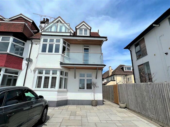 5 Bedroom House To Rent In The Ridgeway, Westcliff-On-Sea, SS0