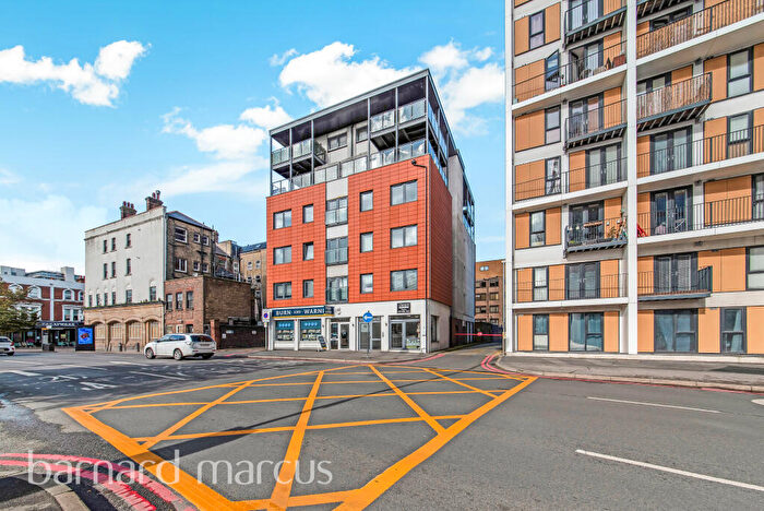 2 Bedroom Apartment To Rent In Sutton Court Road, Sutton, SM1