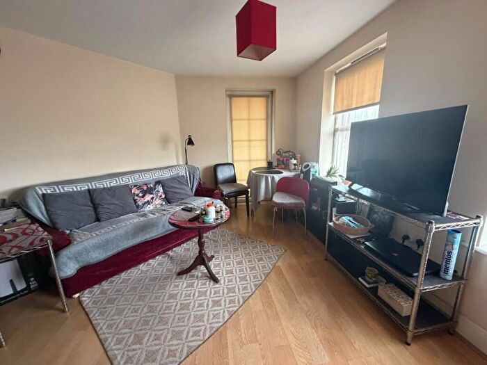2 Bedroom Apartment To Rent In Home Gardens, Dartford, DA1