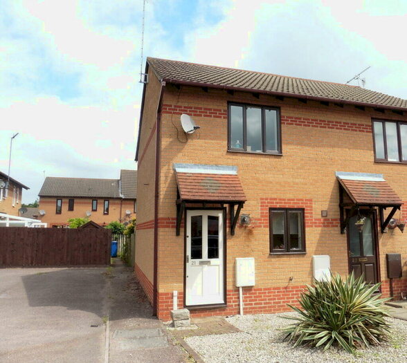 2 Bedroom End Of Terrace House To Rent In Longworth Close, Banbury, Oxon, OX16