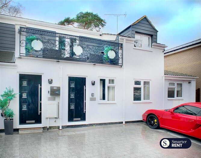 2 Bedroom Property To Rent In Harmans Water Road, Bracknell, RG12