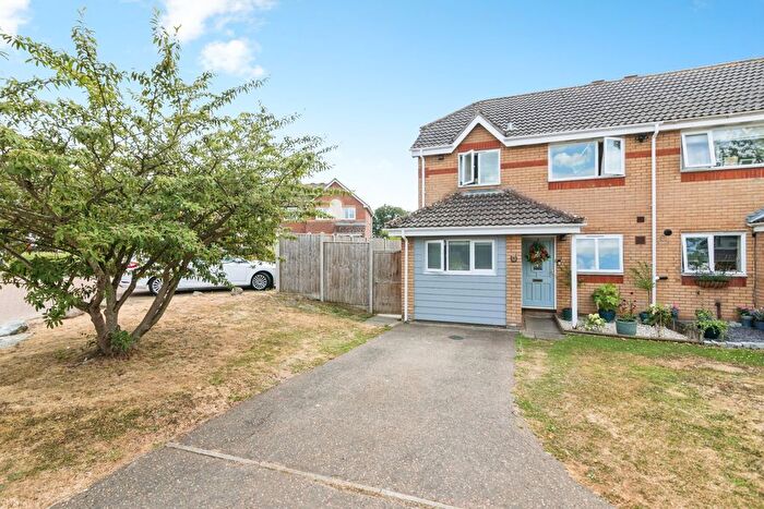 4 Bedroom Semi-Detached House For Sale In St. Davids Close, Beccles, Suffolk, NR34