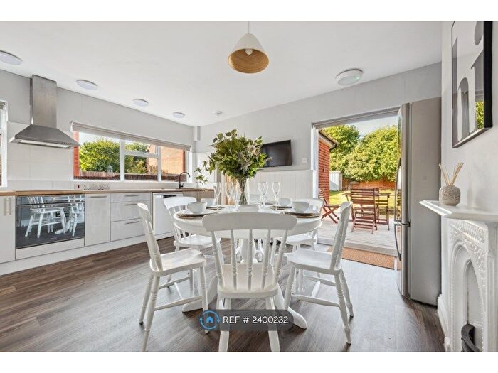 3 Bedroom Semi-Detached House To Rent In Farm Road, Henley-On-Thames, RG9