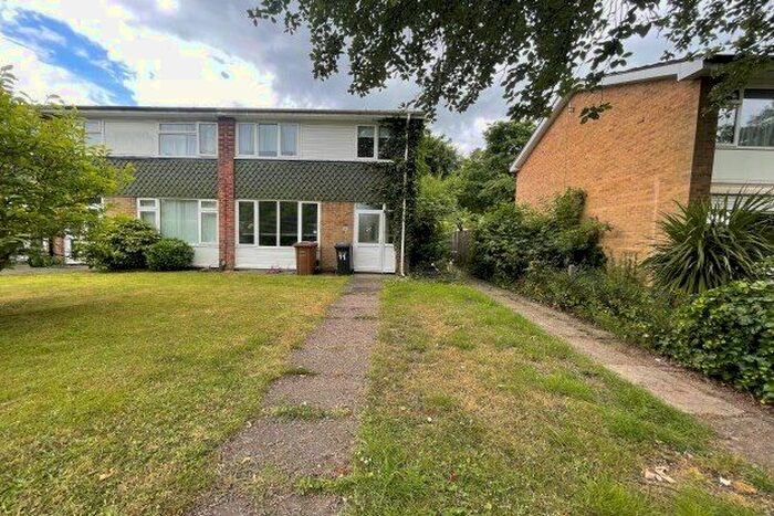 3 Bedroom Semi-Detached House To Rent In Walsgrave Drive, Solihull, B92
