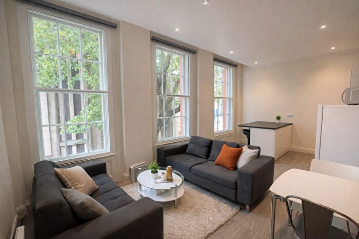 2 Bedroom Flat To Rent In Flat, St James Row, S1