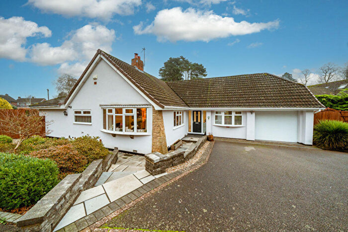 3 Bedroom Bungalow For Sale In Summercourt Square, Kingswinford, DY6