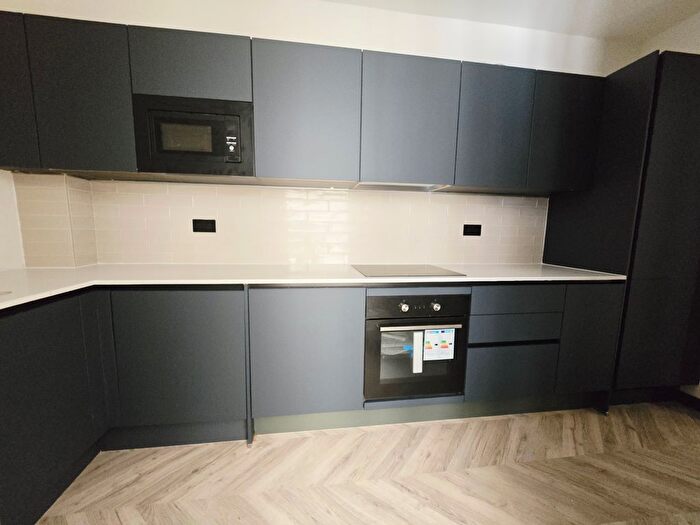 Studio To Rent In Windsor Road, Slough, SL1