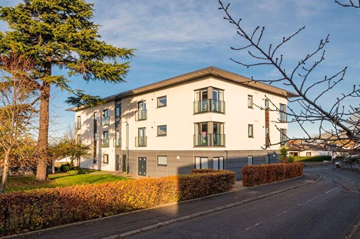 2 Bedroom Flat For Sale In / Burnbrae Drive, East Craigs, Edinburgh, EH12