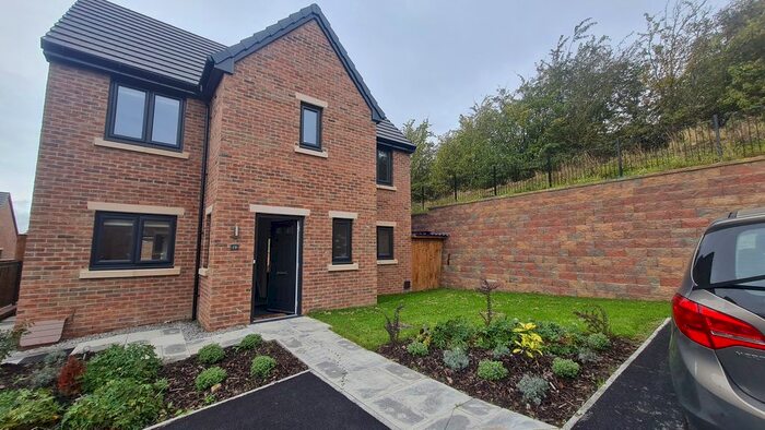 3 Bedroom Detached House To Rent In Maple Garth, Soothill, Batley, WF17