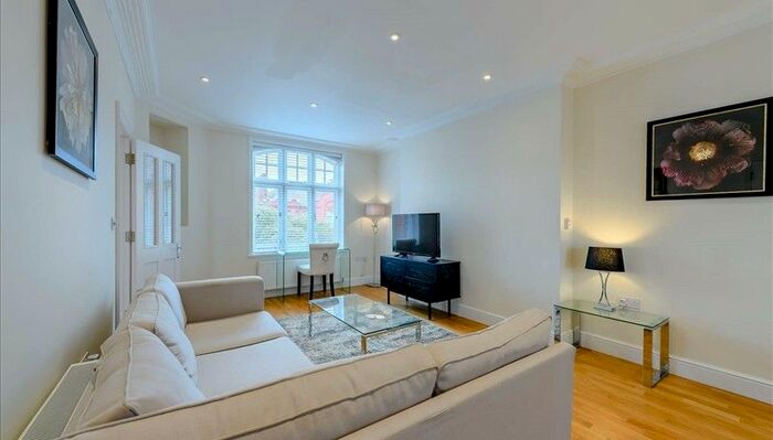 1 Bedroom Flat To Rent In Hamlet Gardens, Hammersmith, London, W6